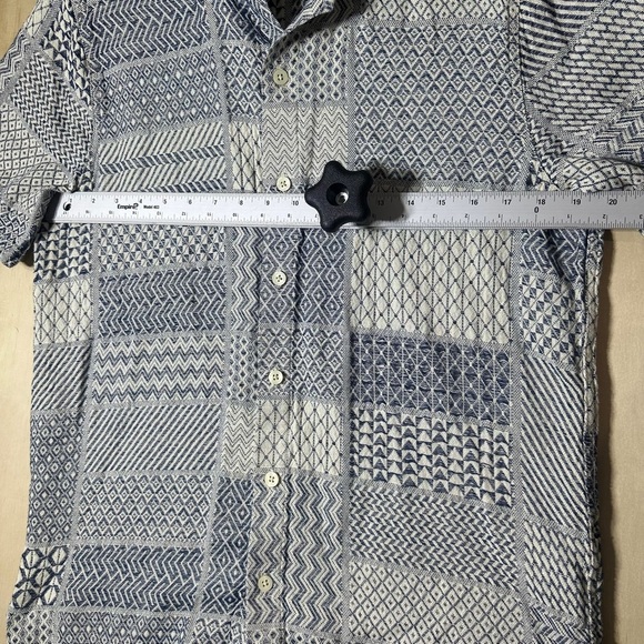 Hollister Men's Monochrome Geometric Knit Shirt Size Large Short Sleeve Button - Picture 6 of 9